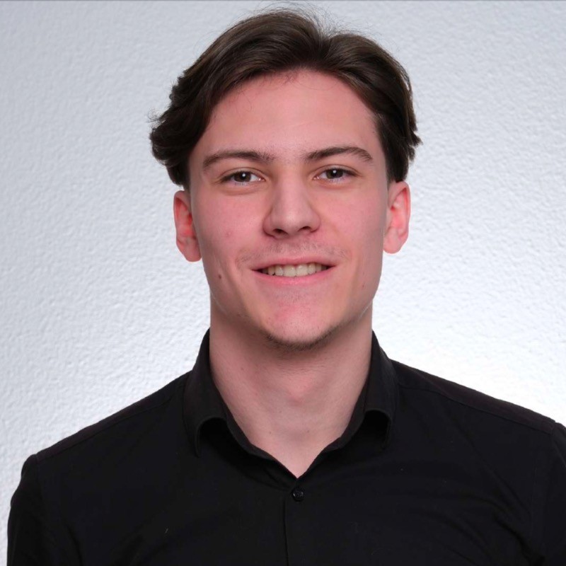 Portrait de Dylan Le Cuillier, ingénieur commercial